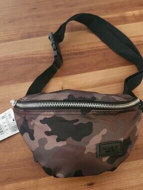 NWT Pull&Bear Camouflage Waist Bag in Brown and Black